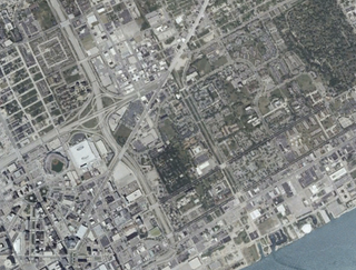 Illustration for article titled 7 Photos Showing How Detroit Hollowed Out During the Highway Age